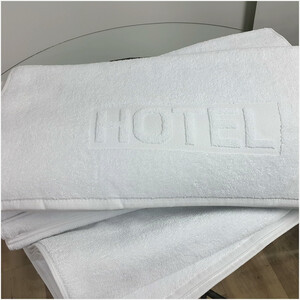 Ręcznik hotelowy LUKRECJA 50x100 z napisem HOTEL